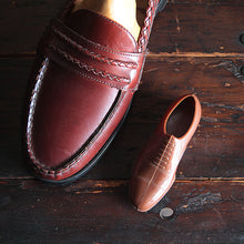Load image into Gallery viewer, VINTAGE SALESMAN SAMPLE SHOES
