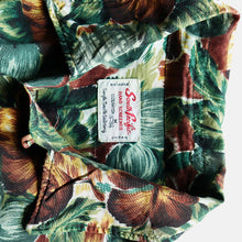 Load image into Gallery viewer, 1960's "SOUTH PACIFIC" RAYON HAWAIIAN SHIRT (SZMEDIUM / GOOD CONDITION)