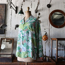 Load image into Gallery viewer, 1950's "HALE HAWAII" L/S RAYON HAWAIIAN SHIRT (SZ XL / GOOD CONDITION)