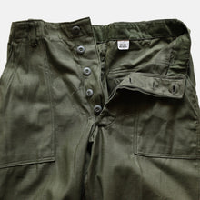 Load image into Gallery viewer, 1960's "U.S.ARMY" OG-107 COTTON SATEEN TROUSER (SZ W32×L29 / DEADSTOCK)