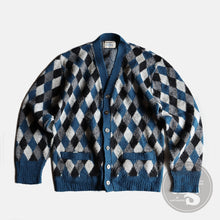 Load image into Gallery viewer, 1960's "ARROW" ARGYLE CARDIGAN (SZ LARGE / GOOD CONDITION)
