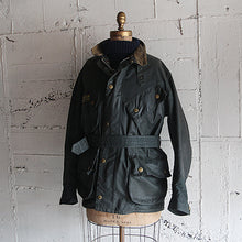 Load image into Gallery viewer, 1990's "BARBOUR" INTERNATIONAL SUIT (SZ 40)