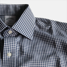 Load image into Gallery viewer, N.O.S "BROOKS BROTHERS" SUPIMA COTTON GINGHAM SHIRT (14 HALF)
