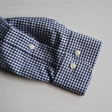 Load image into Gallery viewer, N.O.S "BROOKS BROTHERS" SUPIMA COTTON GINGHAM SHIRT (14 HALF)