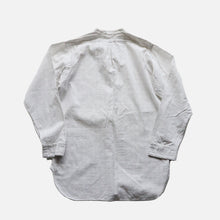 Load image into Gallery viewer, ANTIQUE BAND COLLAR COTTON PULLOVER SHIRT (SZ MEDIUM / GOOD CONDITION)