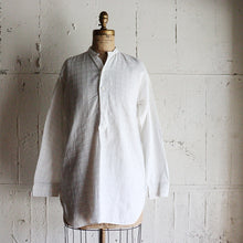 Load image into Gallery viewer, ANTIQUE BAND COLLAR COTTON PULLOVER SHIRT (SZ MEDIUM / GOOD CONDITION)