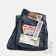 Load image into Gallery viewer, 1990's "LEVI'S" 501 WHITE WASHED DENIM (W33×L30 / DEADSTOCK)