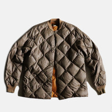 Load image into Gallery viewer, 1970's "EDDIE BAUER" QUILTING DOWN JACKET (LARGE)