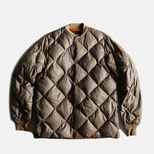 Load image into Gallery viewer, 1970's "EDDIE BAUER" QUILTING DOWN JACKET (LARGE)