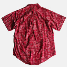 Load image into Gallery viewer, N.O.S 1960's "GUYS AND DOLLS" BANDANA PATTERN S/S PULLOVER (LARGE)