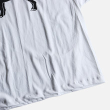Load image into Gallery viewer, 1990's "HANES" COTTON BEEFY T-SHIRT (SZ XL / THE BLACK DOG)