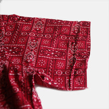 Load image into Gallery viewer, N.O.S 1960's "GUYS AND DOLLS" BANDANA PATTERN S/S PULLOVER (LARGE)