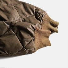 Load image into Gallery viewer, 1970's "EDDIE BAUER" QUILTING DOWN JACKET (LARGE)