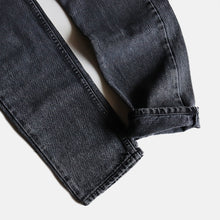 Load image into Gallery viewer, 1990's "LEVI'S" 505 BLACK DENIM PANTS (MADE IN USA) SZ W31 L30