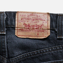 Load image into Gallery viewer, 1980's "LEVI'S" 505 ERALY DYE BLACK DENIM (SZ W32×L34 / GOOD CONDITION)