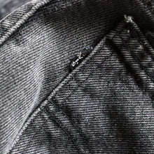 Load image into Gallery viewer, 1990's "LEVI'S" 505 BLACK DENIM PANTS (MADE IN USA) SZ W31 L30