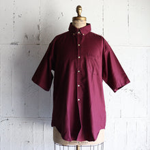 Load image into Gallery viewer, 1960's "PENNEYS" COTTON H.B.T S/S B.D.SHIRT (SZ LARGE / DEADSTOCK)