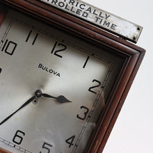 画像をギャラリービューアに読み込む, VINTAGE "BULOVA" WALL CLOCK