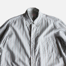Load image into Gallery viewer, 1960's "BROOKS BROTHERS" COTTON B.D SHIRT (SZ 15R / SIX BUTTON)