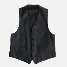 Load image into Gallery viewer, VINTAGE "BROOKS BROTHERS" THREE PIECE WOOL SUIT (39R×W32) MINT CONDITION