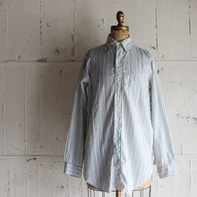 Load image into Gallery viewer, 1960's "BROOKS BROTHERS" COTTON B.D SHIRT (SZ 15R / SIX BUTTON)