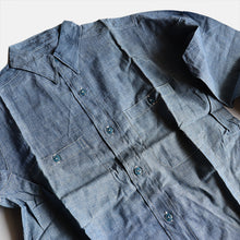 Load image into Gallery viewer, DEAD STOCK 1940's "U.S.N" COTTON CHAMBRAY L/S SHIRT (SZ 14H)