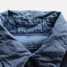 Load image into Gallery viewer, 1940's~ "U.S.N" BLUE CHAMBRAY SHIRT (SZ 14H / DEADSTOCK→1 WASH)
