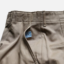 Load image into Gallery viewer, 1940's "U.S.ARMY" M-43 CHINO TROUSER (W30×L31 / DEADSTOCK)