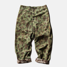 Load image into Gallery viewer, 1940's "U.S.M.C" P-44 DUCK HUNTER CAMO TROUSER (SZ W36 L30 / GOOD CONDITION)