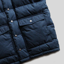 Load image into Gallery viewer, 1970's "RECREATIONAL EQUIPMENT,INC." DOWN PARKA (SZ LARGE / MINT CONDITION)