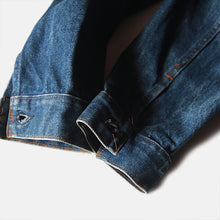 Load image into Gallery viewer, 1980's "LEVI'S" 70505 DENIM JACKET (42 LARGE)