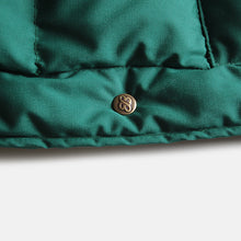 Load image into Gallery viewer, N.O.S 1980's "EDDIE BAUER" DOWN VEST (MEDIUM)