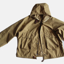 Load image into Gallery viewer, 1970's "DAXBAK" GORE TEX OUTDOOR JACKET (LARGE)