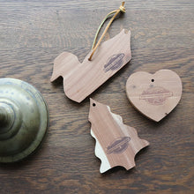 Load image into Gallery viewer, VINTAGE "EDDIE BAUER" WOOD ADBERTISING (TREE)
