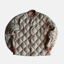 Load image into Gallery viewer, 1960's "EDDIE BAUER" QUILTING DOWN JACKET (LARGE)