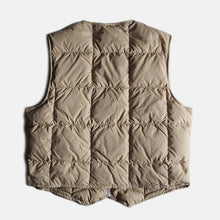 Load image into Gallery viewer, 1980's "EDDIE BAUER" INNER DOWN (LARGE)