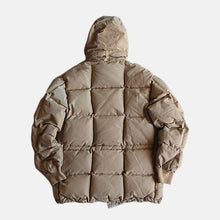 Load image into Gallery viewer, 1980's "EDDIE BAUER" GOOSE DOWN JACKET (MEDIUM)