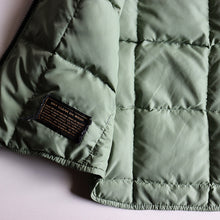 画像をギャラリービューアに読み込む, ~1990's "EDDIE BAUER" CANADIAN LIGHT DOWN VEST (SZ40 / MINT CONDITION)