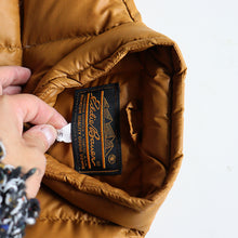 Load image into Gallery viewer, 1970's~ "EDDIE BAUER" GOOSE DOWN JACNET (SZ SMALL / MINT CONDITION)