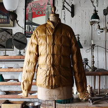 Load image into Gallery viewer, 1970's~ "EDDIE BAUER" GOOSE DOWN JACNET (SZ SMALL / MINT CONDITION)