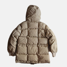 Load image into Gallery viewer, 1980's "EDDIE BAUER" DOWN PARKA (MEDIUM) MINT CONDITION