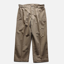 Load image into Gallery viewer, “HOLD” 1940's FRENCH ARMY M-45 CHINO TROUSER WITH METAL BUTTON (SZ W35.5×L27.5 / NEAR DEADSTOCK)