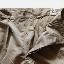 Load image into Gallery viewer, 1950's FRENCH ARMY M-52 CHINO SHORTS (SIZE NO.5 W35 / DEADSTOCK)