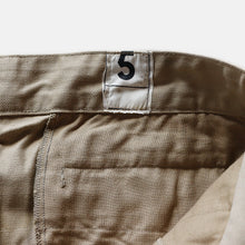 Load image into Gallery viewer, 1950's FRENCH ARMY M-52 CHINO SHORTS (SIZE NO.5 W35 / DEADSTOCK)