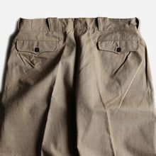 Load image into Gallery viewer, “HOLD” 1940's FRENCH ARMY M-45 CHINO TROUSER WITH METAL BUTTON (SZ W35.5×L27.5 / NEAR DEADSTOCK)