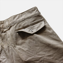 Load image into Gallery viewer, 1950's FRENCH ARMY M-52 CHINO SHORTS (SIZE NO.5 W35 / DEADSTOCK)