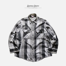 Load image into Gallery viewer, ~1980's "FROSTPROOF" HEAVY FLANNEL SHIRT (SZ XL / GOOD FADE)