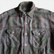 Load image into Gallery viewer, 1950's "PILGRIM" HEAVY FLANNEL SHIRT (LARGE)