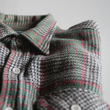 Load image into Gallery viewer, 1950's "PILGRIM" HEAVY FLANNEL SHIRT (LARGE)