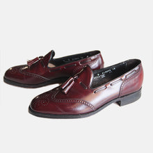Load image into Gallery viewer, VINTAGE "FLORSHEIM" TASSEL LOAFERS (8D) NEAR DEADSTOCK